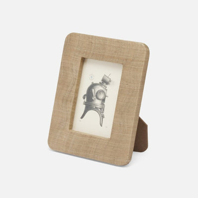 Halle Frame