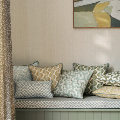 Arrow Points to You Wallpaper